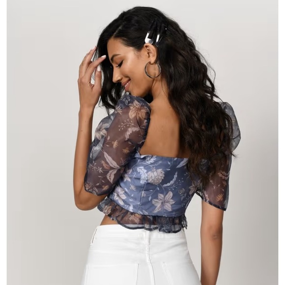 STUNNING TOBI FLORAL CROP TOP - Picture 4 of 6